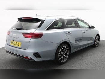 Used Kia Ceed 2025 for sale - 77117369: Photo