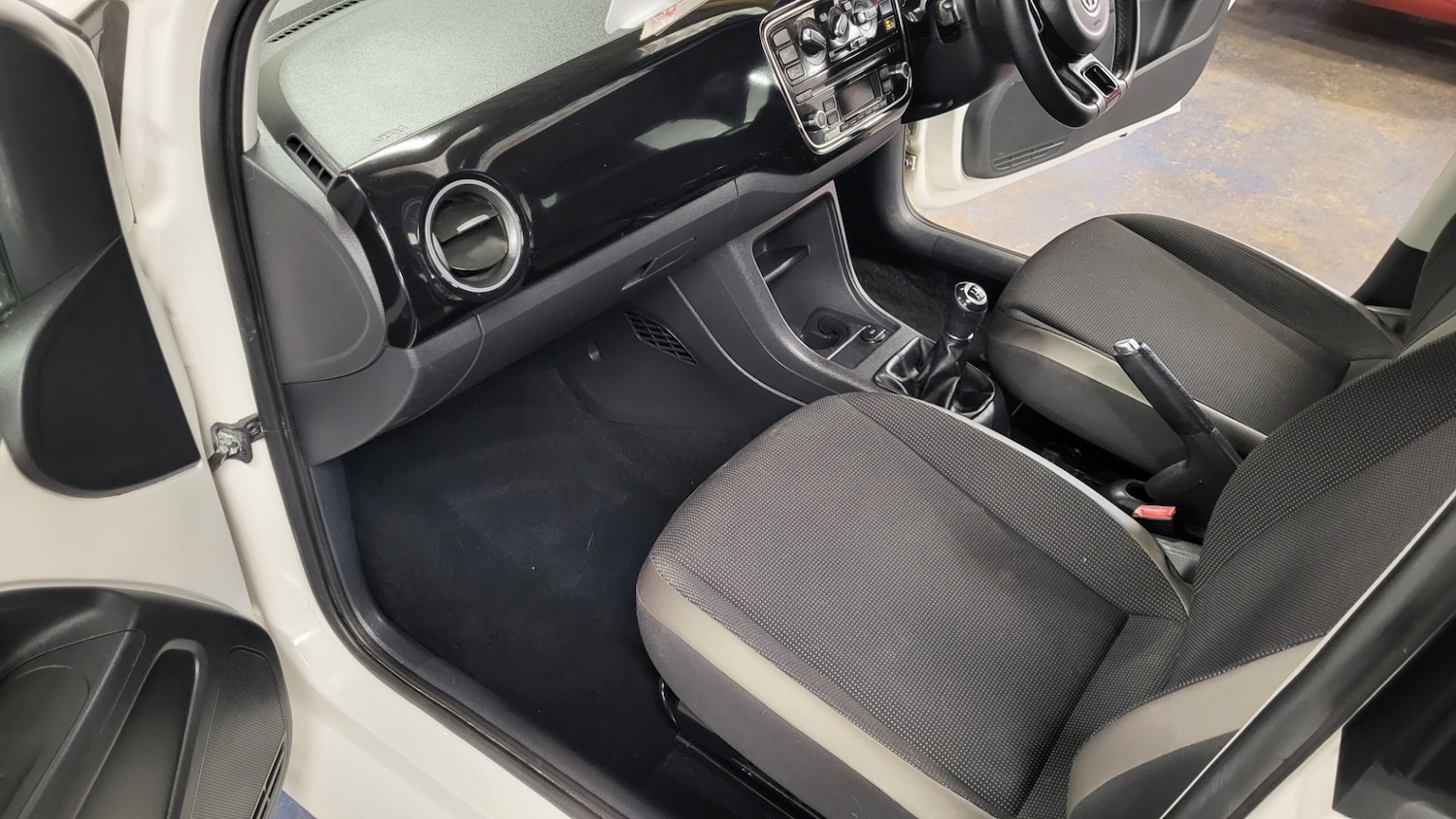 Used Volkswagen up! 2012 for sale - 76859896: Photo 18