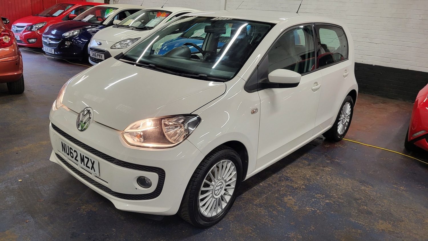 Used Volkswagen up! 2012 for sale - 76859896: Photo 2