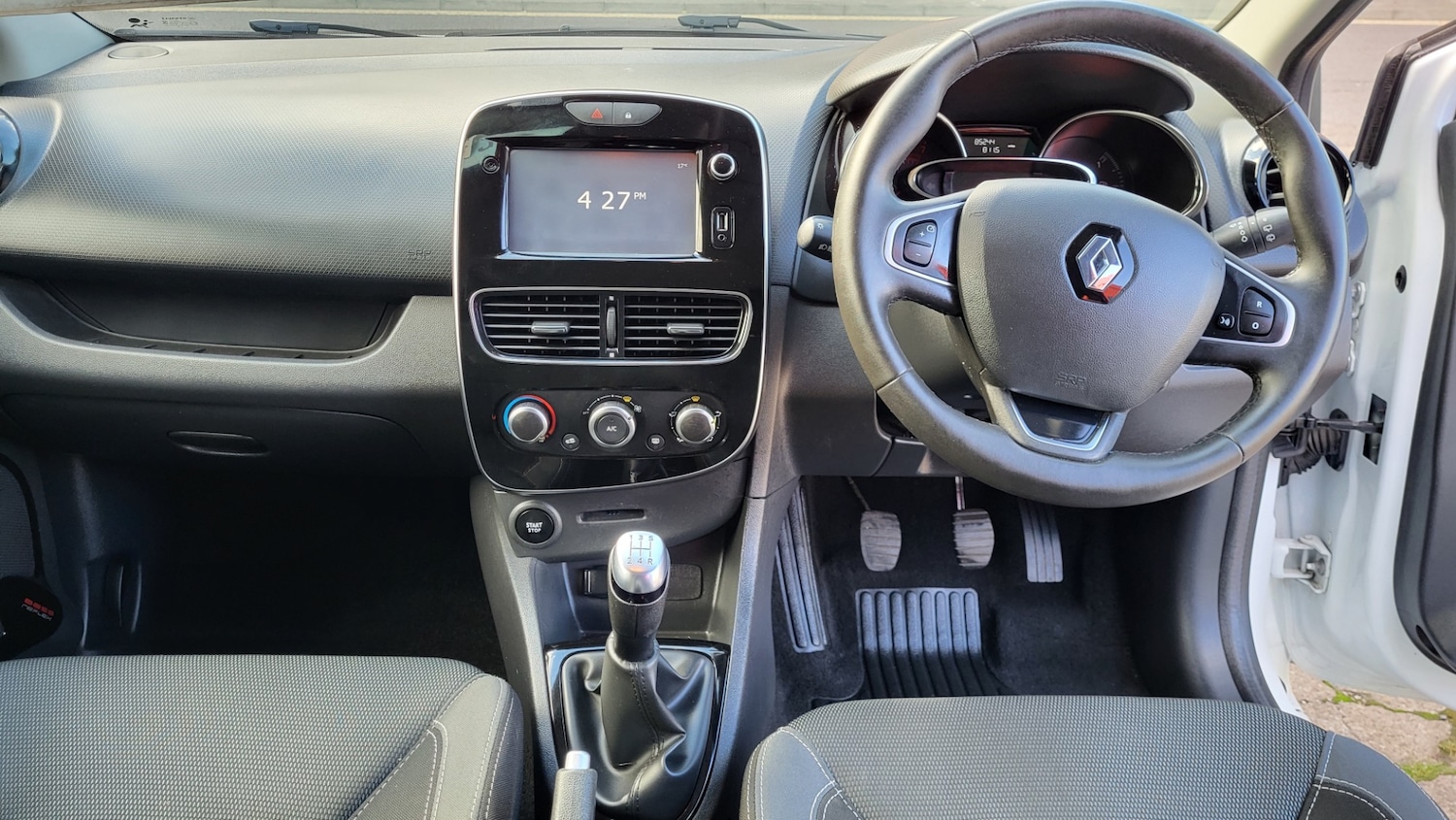 Used Renault Clio 2018 for sale - 75982748: Photo 14