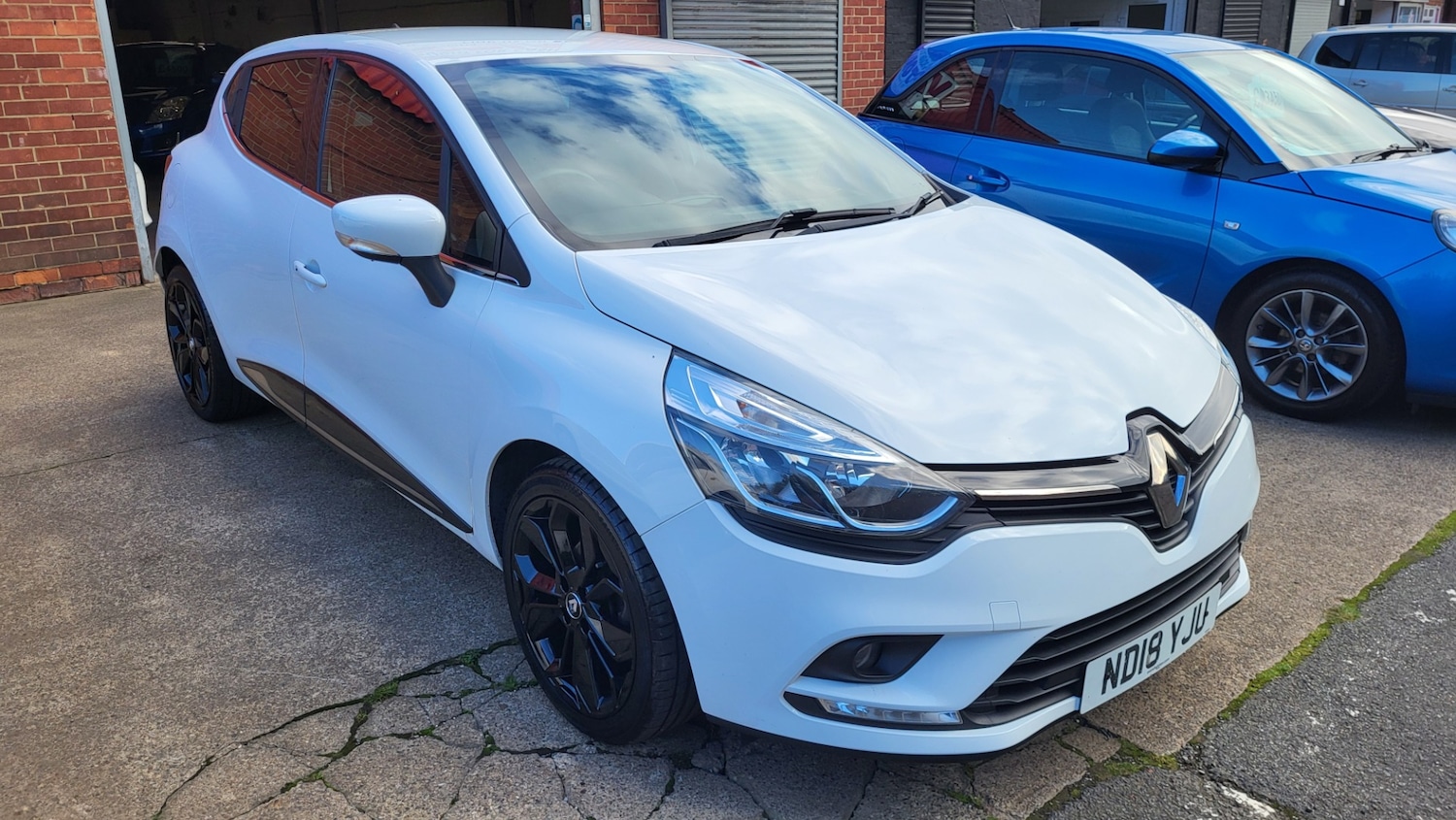 Used Renault Clio 2018 for sale - 75982748: Photo 3