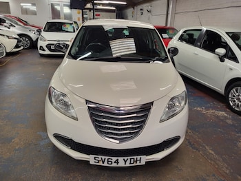 Used Chrysler Ypsilon 2014 for sale - 79275349: Photo