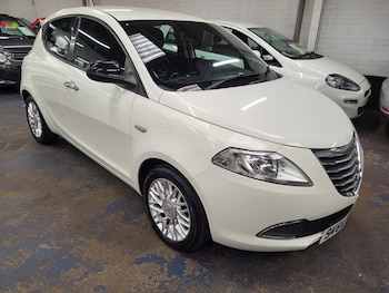 Used Chrysler Ypsilon 2014 for sale - 79275349: Photo
