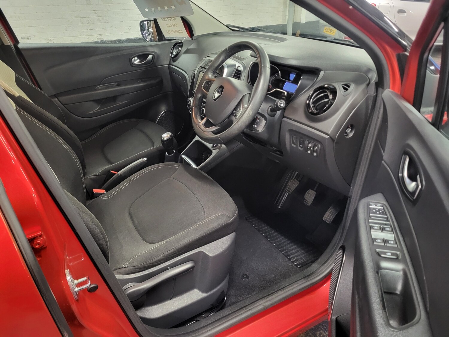 Used Renault Captur 2019 for sale - 77917360: Photo 10