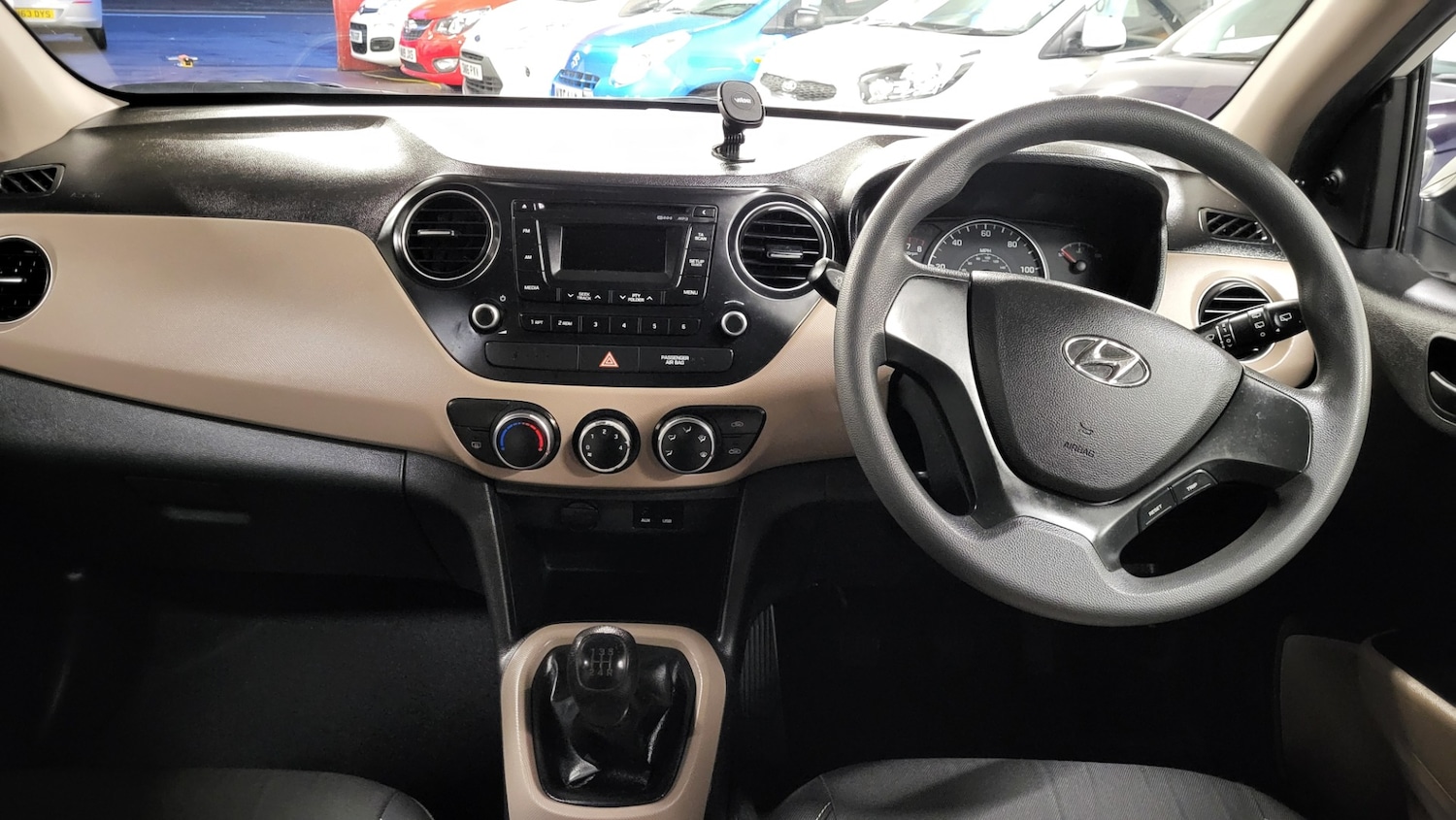 Used Hyundai i10 2015 for sale - 77531942: Photo 10