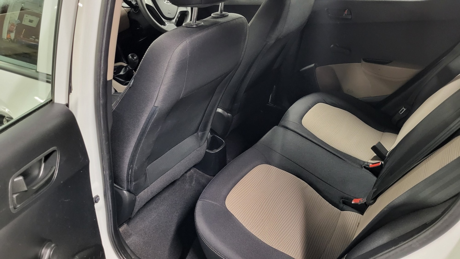 Used Hyundai i10 2015 for sale - 77531942: Photo 12