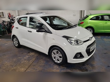 Used Hyundai i10 2015 for sale - 77531942: Photo