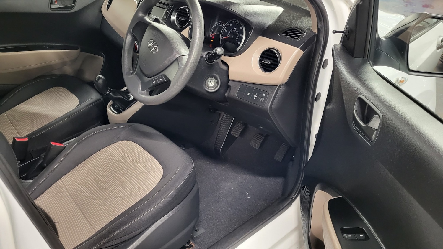 Used Hyundai i10 2015 for sale - 77531942: Photo 6