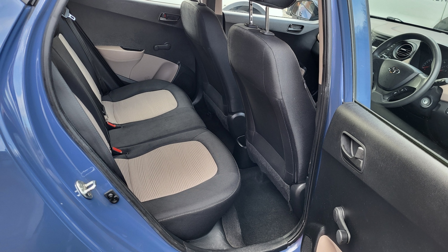 Used Hyundai i10 2015 for sale - 76536377: Photo 11