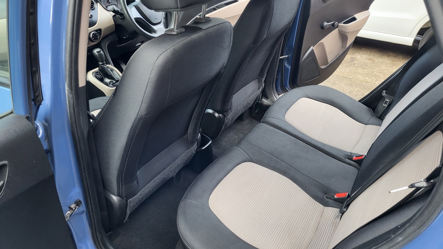 Used Hyundai i10 2015 for sale - 76536377: Photo 14