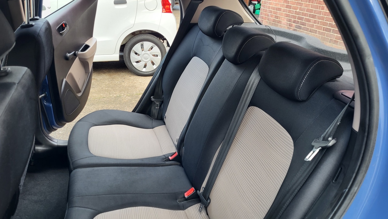 Used Hyundai i10 2015 for sale - 76536377: Photo 15