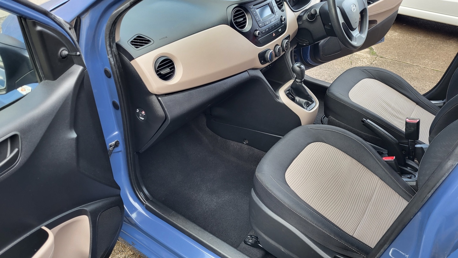 Used Hyundai i10 2015 for sale - 76536377: Photo 16