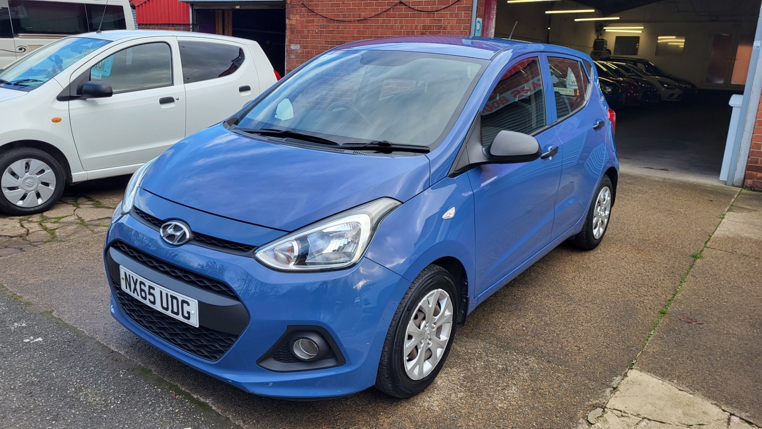 Used Hyundai i10 2015 for sale - 76536377: Photo 2