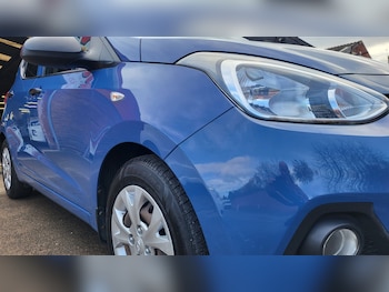 Used Hyundai i10 2015 for sale - 76536377: Photo