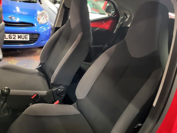 Used Toyota AYGO 2015 for sale - 74286668: Photo 17