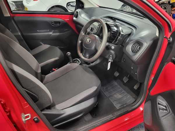 Used Toyota AYGO 2015 for sale - 74286668: Photo 8