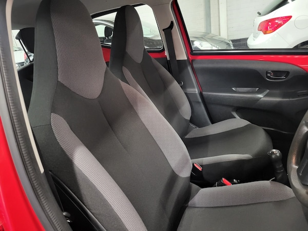 Used Toyota AYGO 2015 for sale - 74286668: Photo 9
