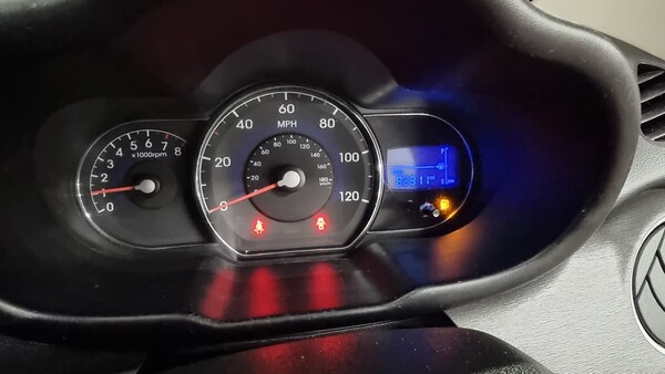 Used Hyundai i10 2012 for sale - 72169107: Photo 17