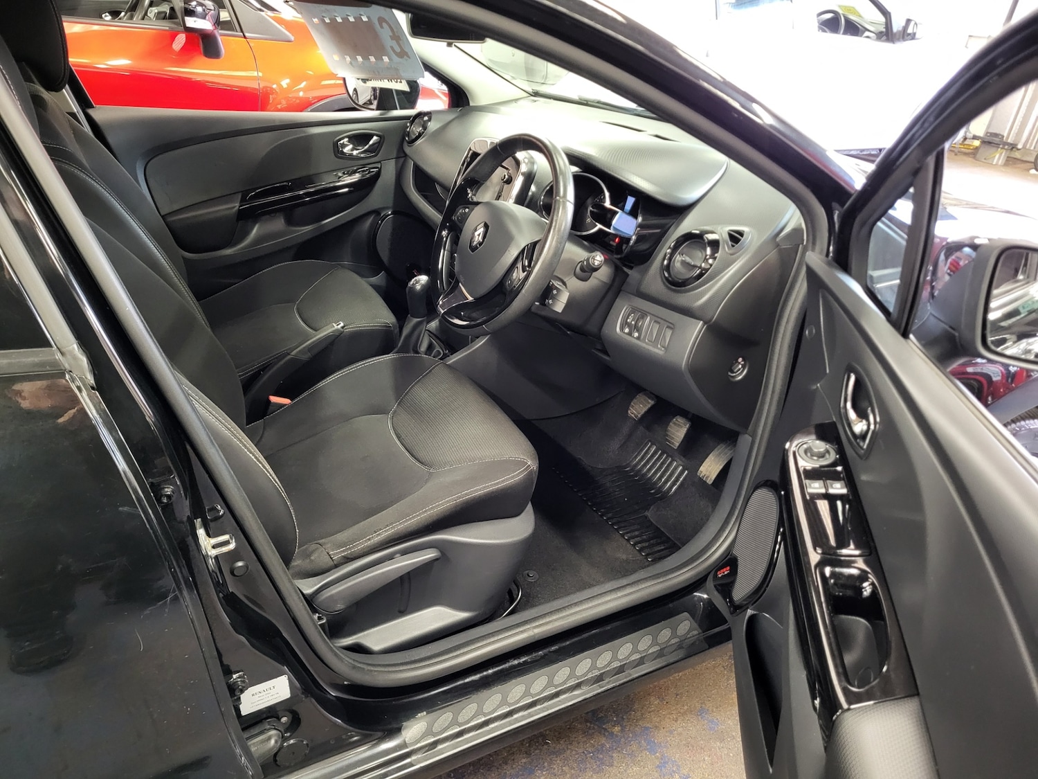 Used Renault Clio 2014 for sale - 77968966: Photo 10