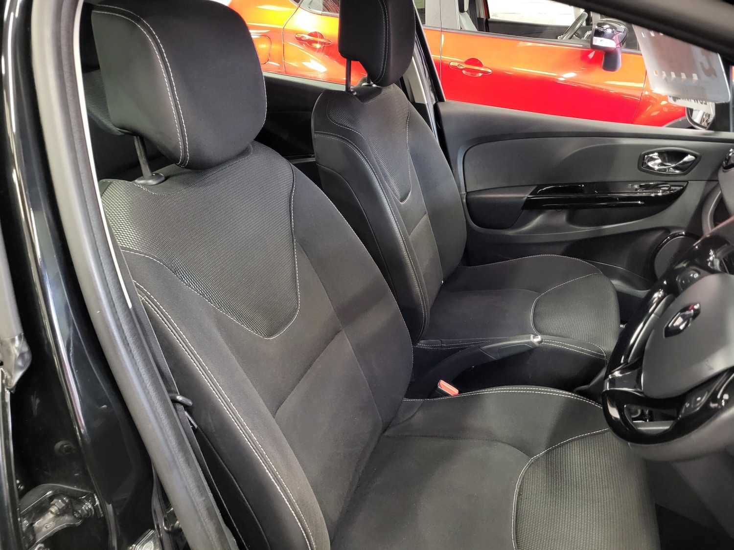 Used Renault Clio 2014 for sale - 77968966: Photo 11