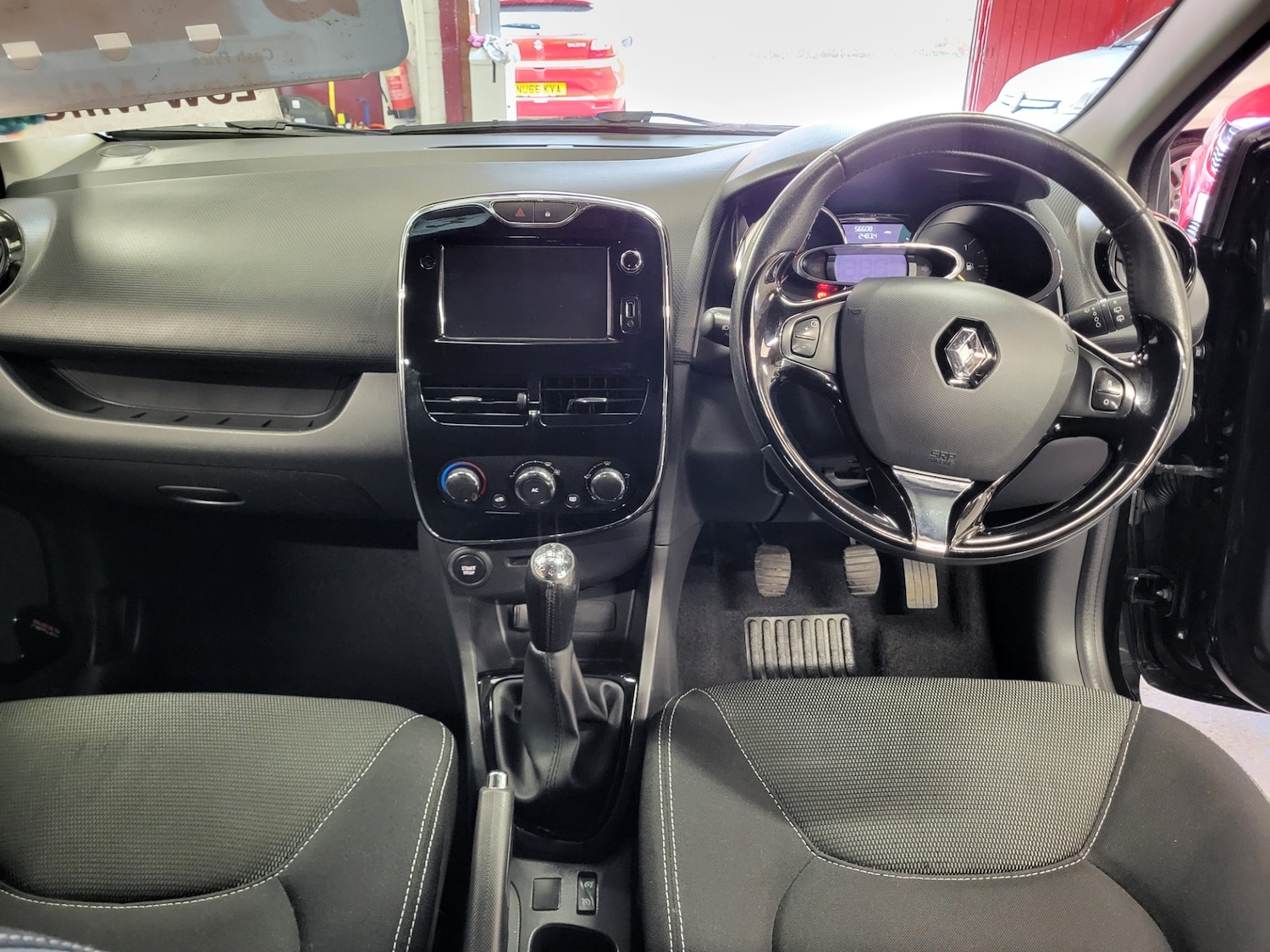 Used Renault Clio 2014 for sale - 77968966: Photo 14