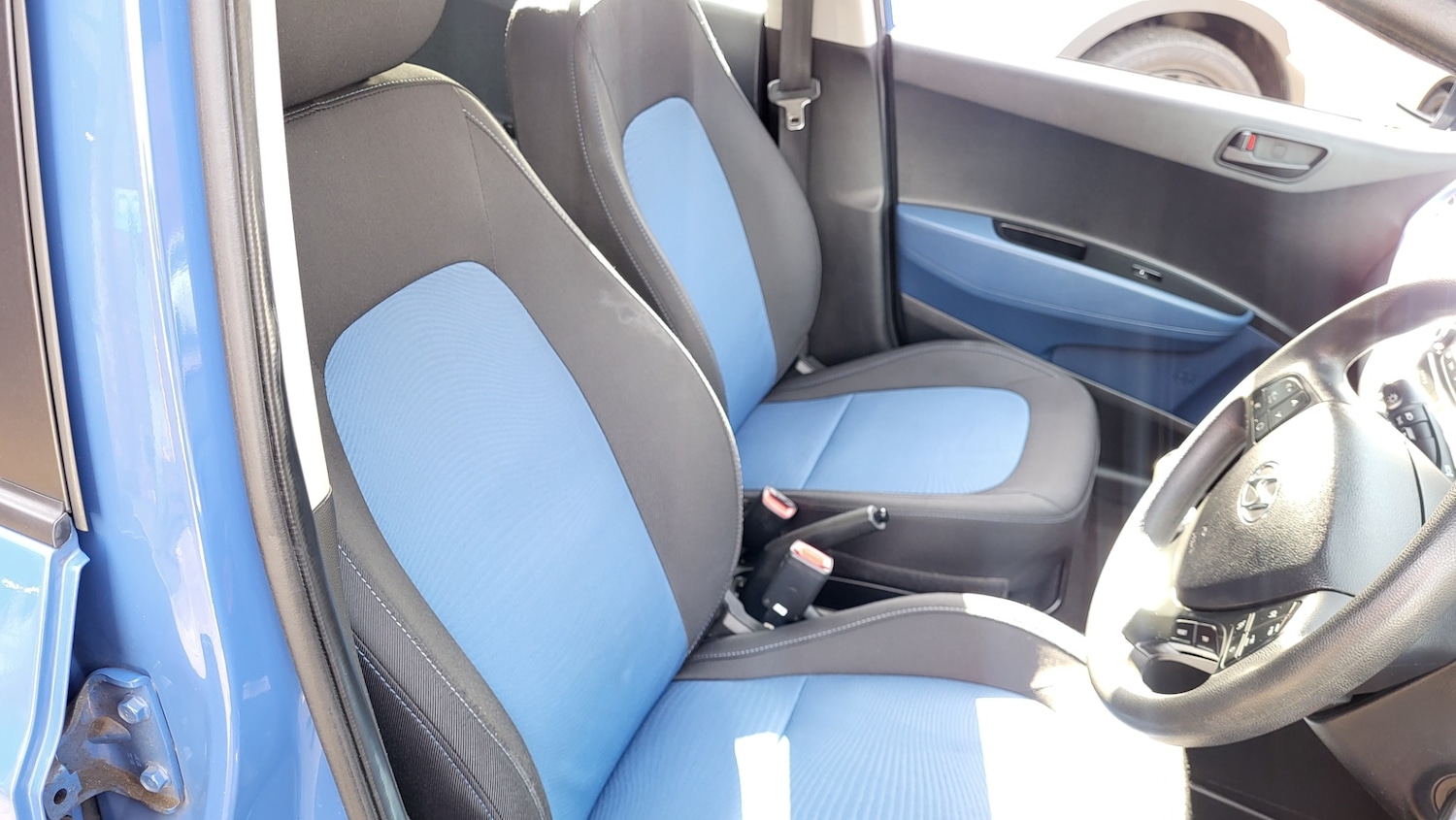 Used Hyundai i10 2015 for sale - 77622879: Photo 9