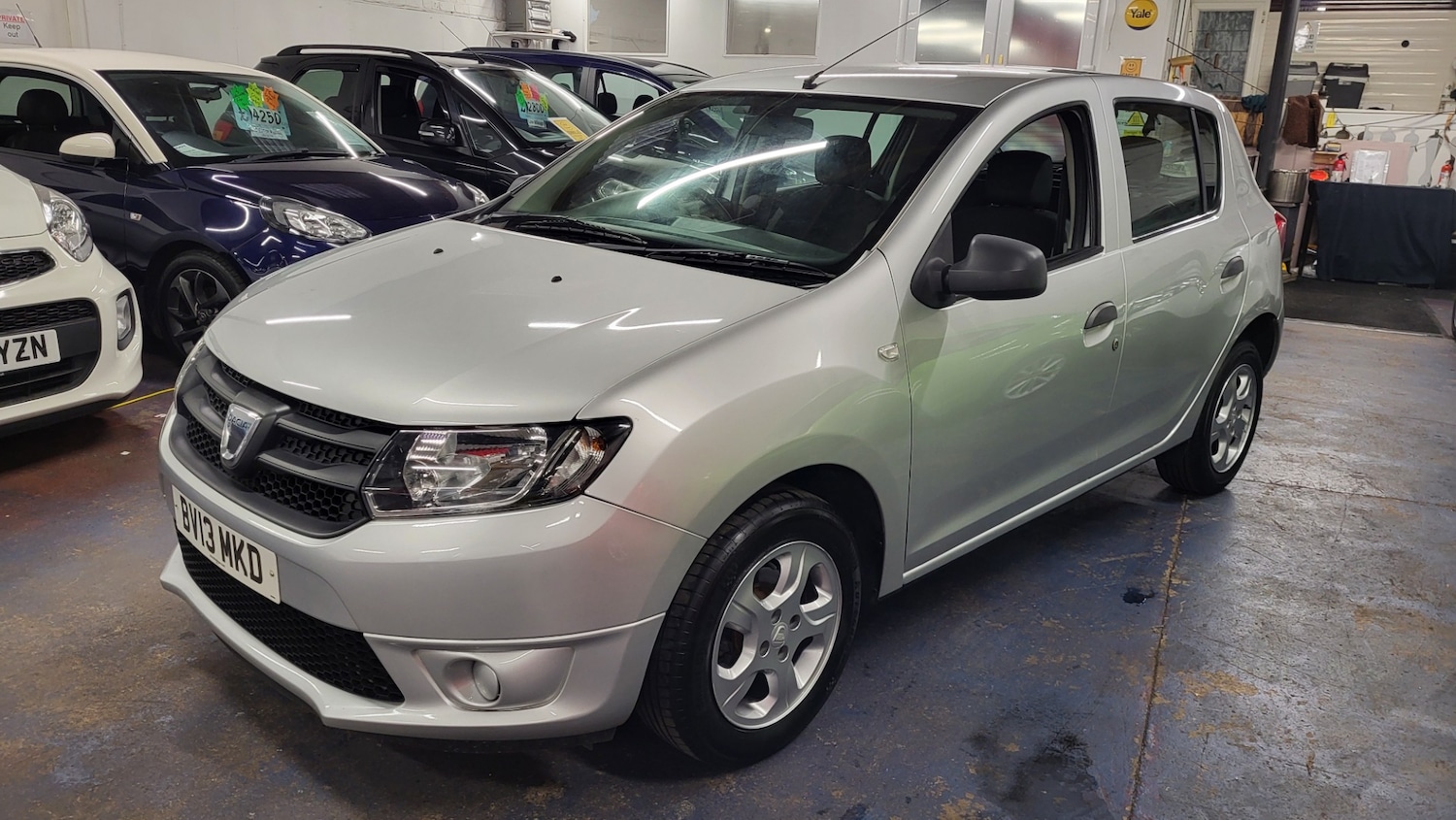 Used Dacia Sandero 2013 for sale - 77379522: Photo 2