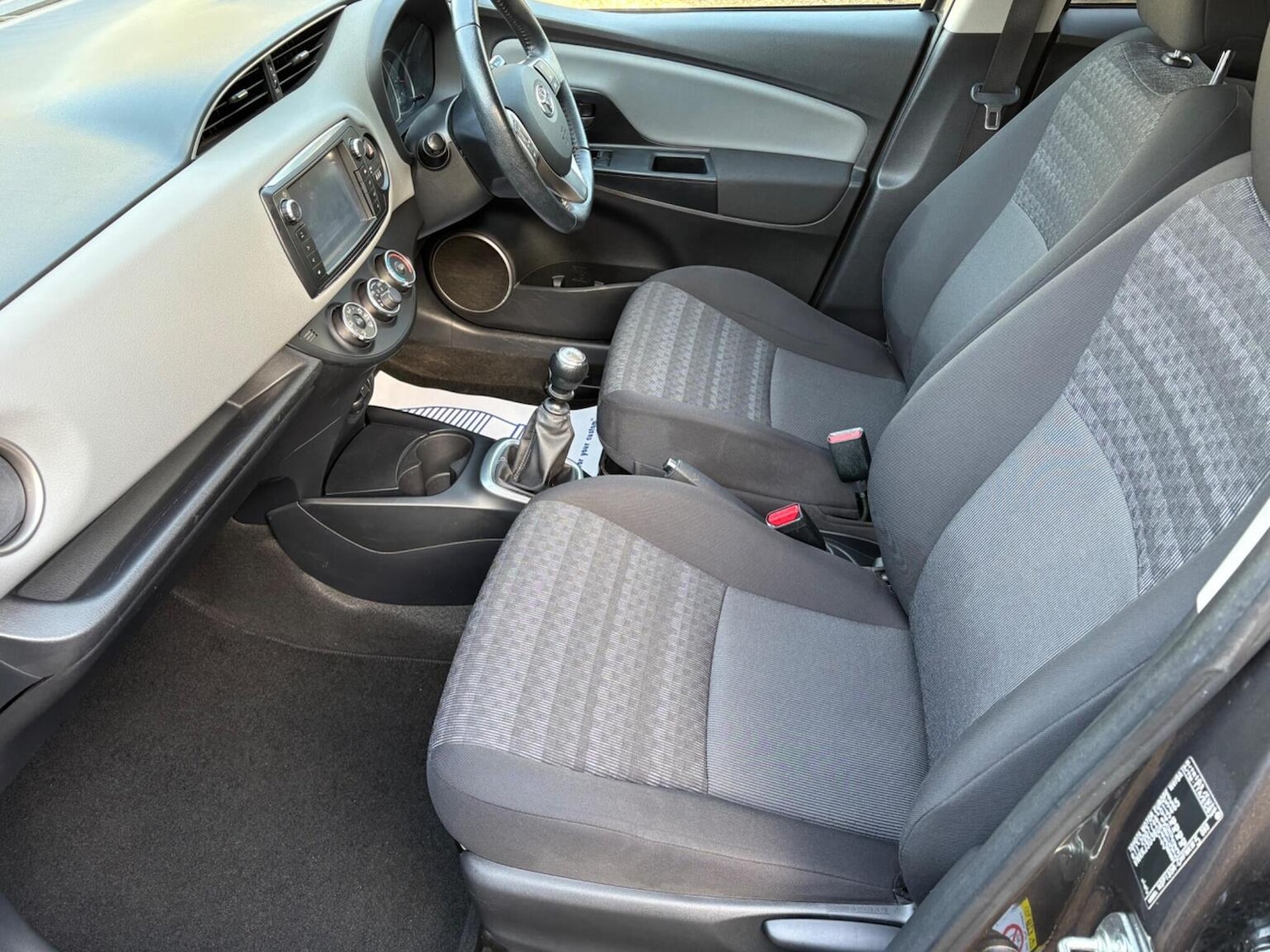 Used Toyota Yaris 2016 for sale - 77668526: Photo 11