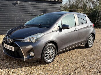 Used Toyota Yaris 2016 for sale - 77668526: Photo