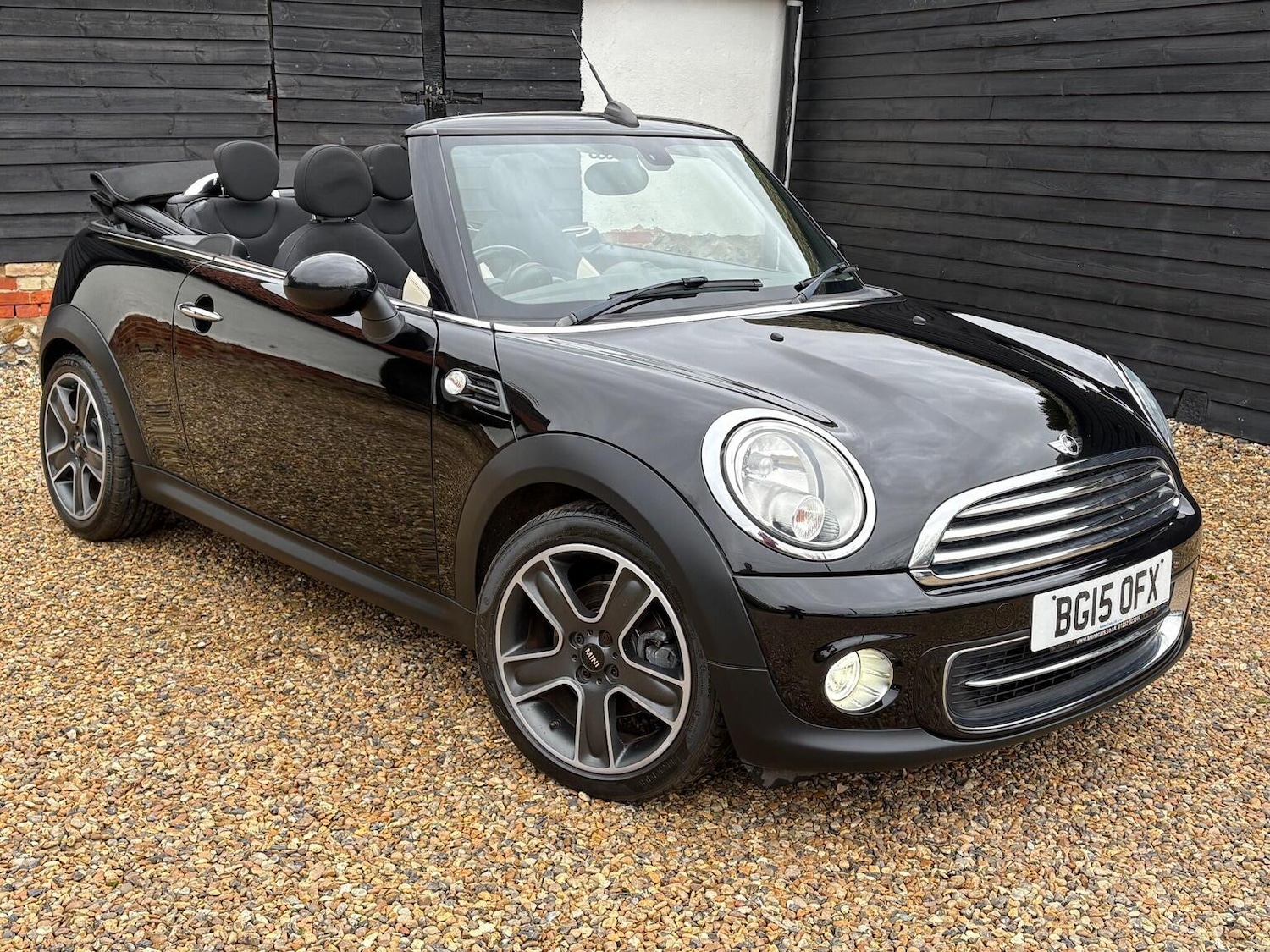 Used MINI Convertible 2015 for sale - 76744102: Photo 1
