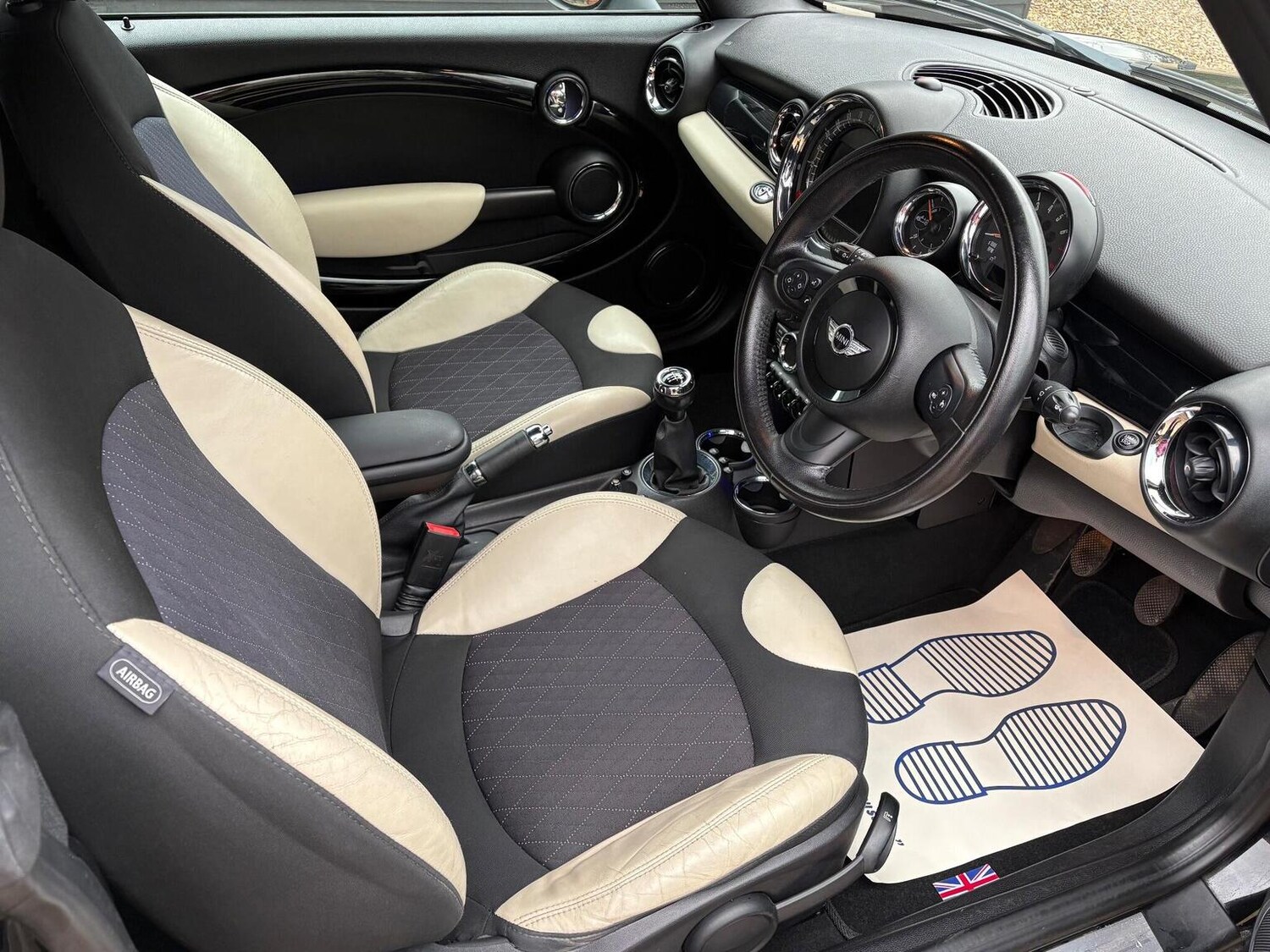 Used MINI Convertible 2015 for sale - 76744102: Photo 13