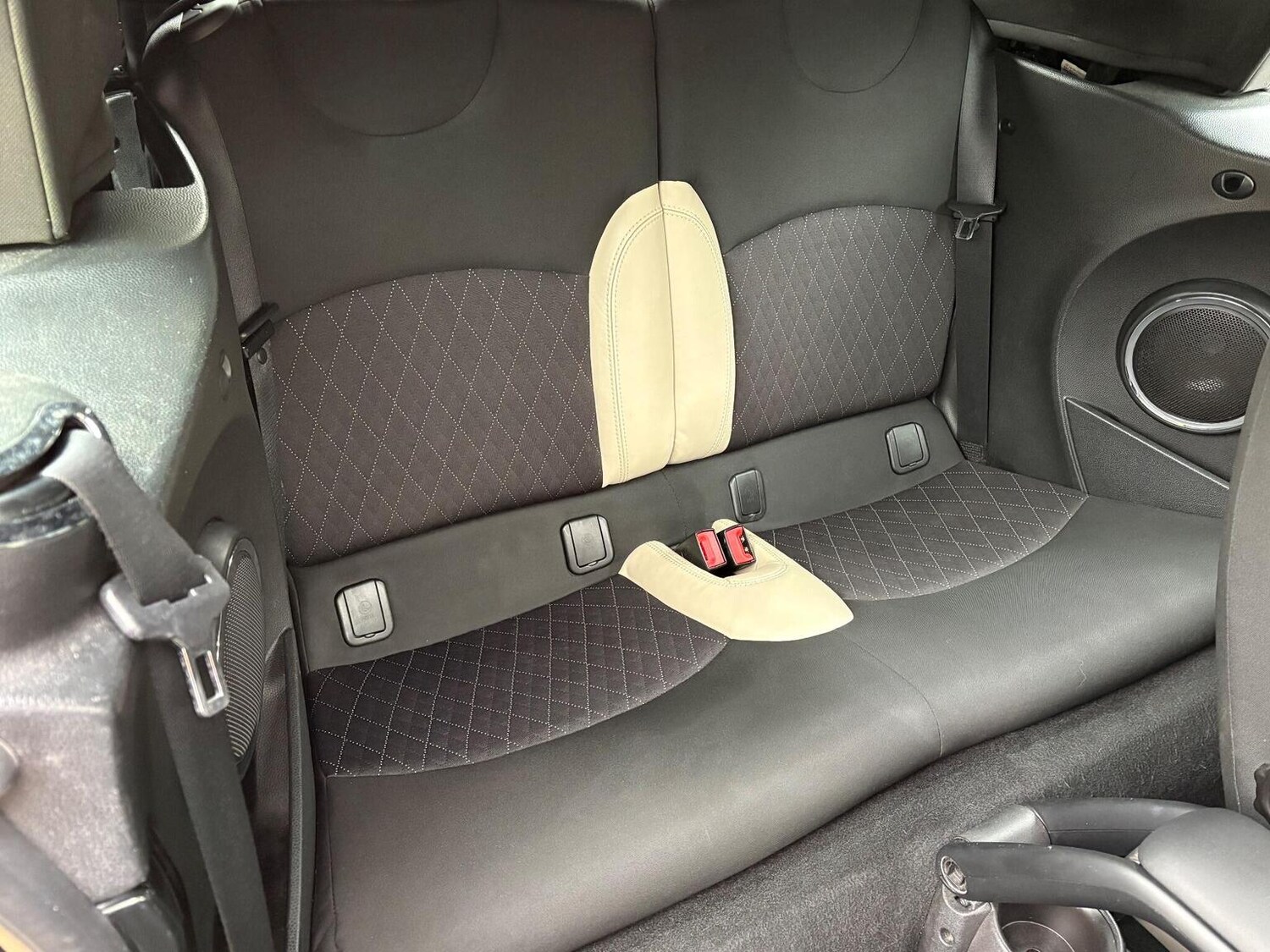 Used MINI Convertible 2015 for sale - 76744102: Photo 18