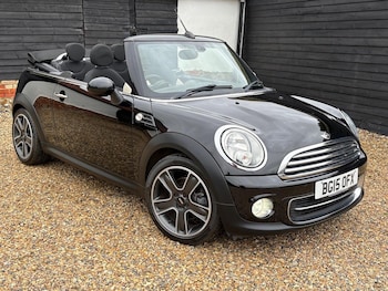 Used MINI Convertible 2015 for sale - 76744102: Photo