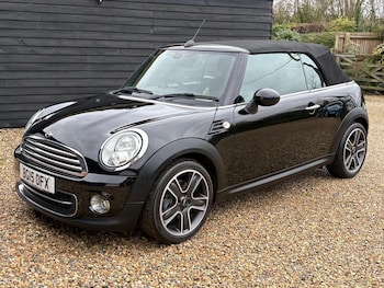 Used MINI Convertible 2015 for sale - 76744102: Photo