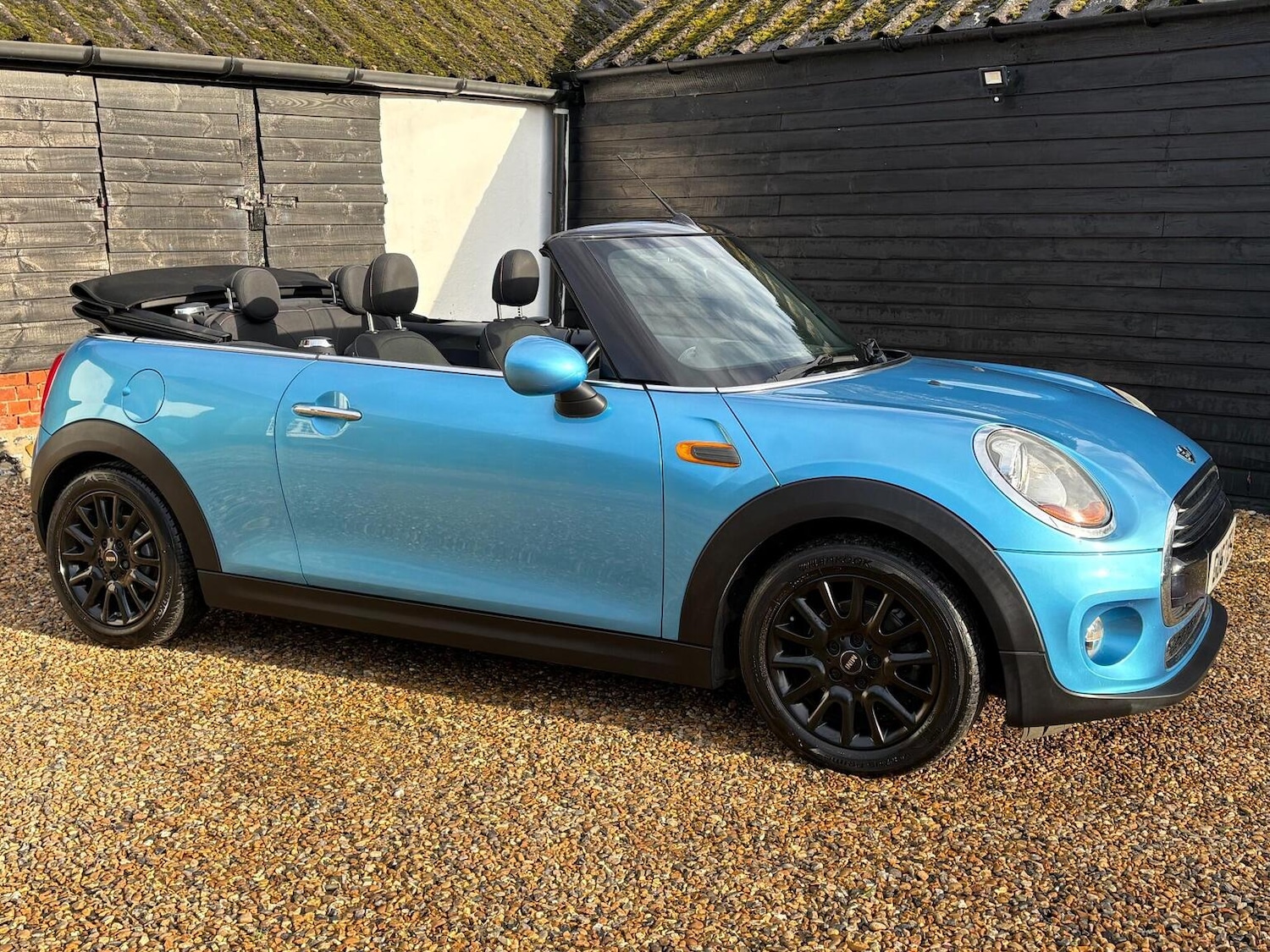 Used MINI Convertible 2017 for sale - 77045377: Photo 2