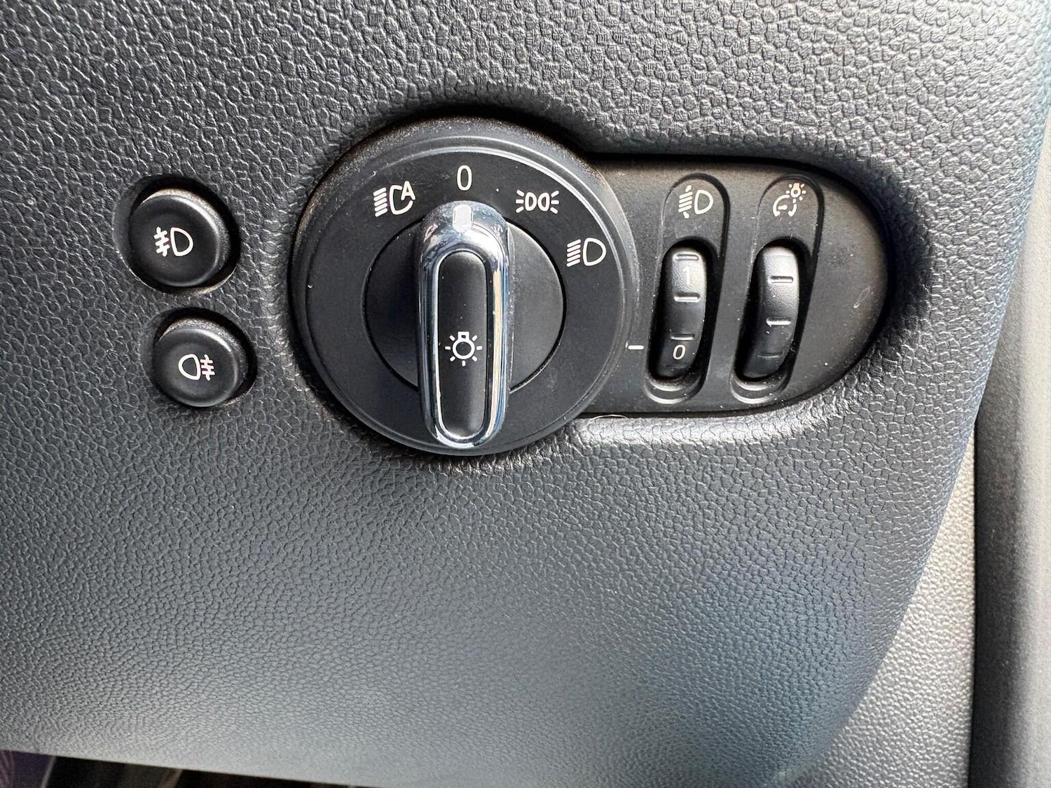 Used MINI Convertible 2017 for sale - 77045377: Photo 22