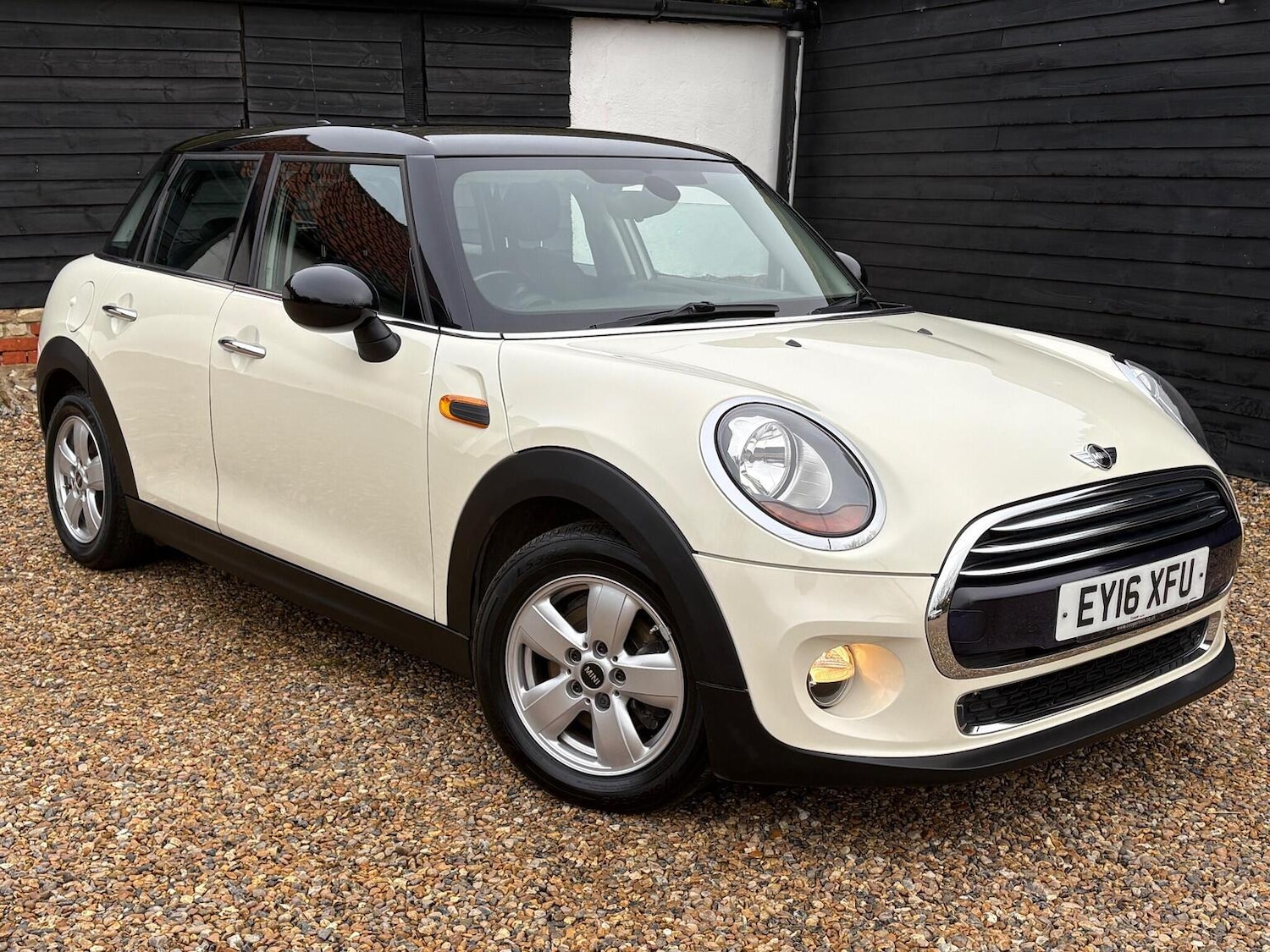 Used MINI Hatch 2016 for sale - 76974372: Photo 1