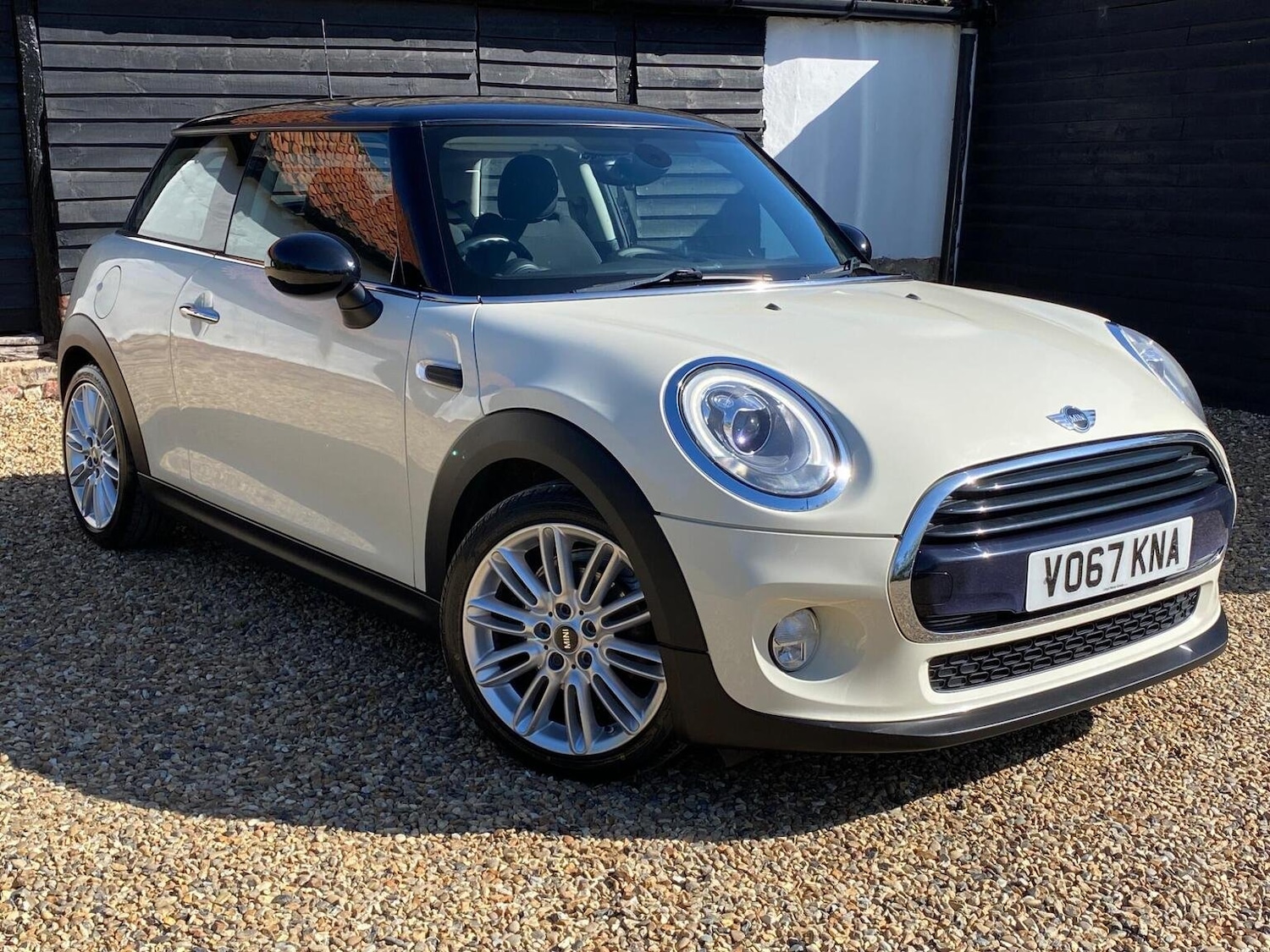 Used MINI Hatch 2017 for sale - 76744108: Photo 1