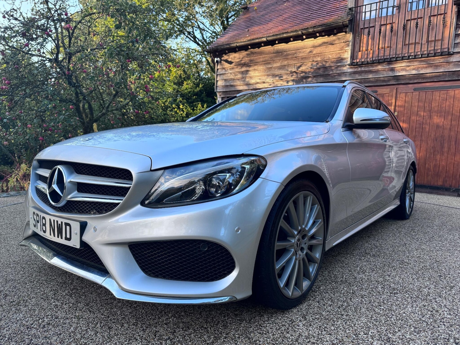Used Mercedes-Benz C Class 2018 for sale - 76270602: Photo 3