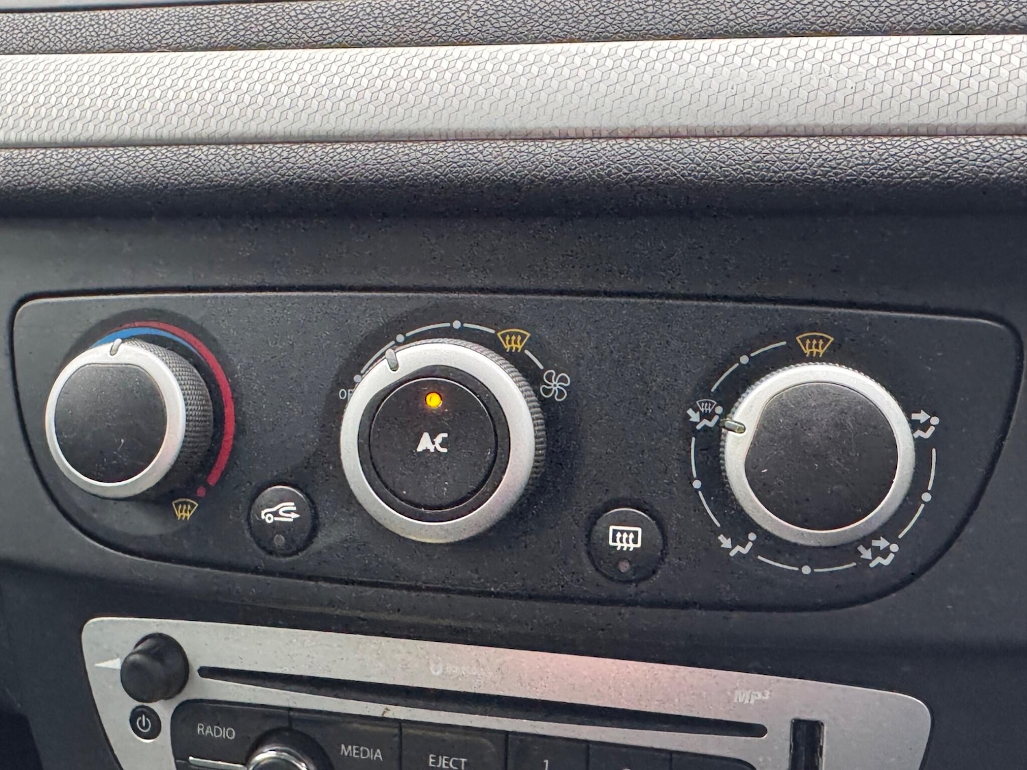 Used Renault Megane 2013 for sale - 77598559: Photo 13