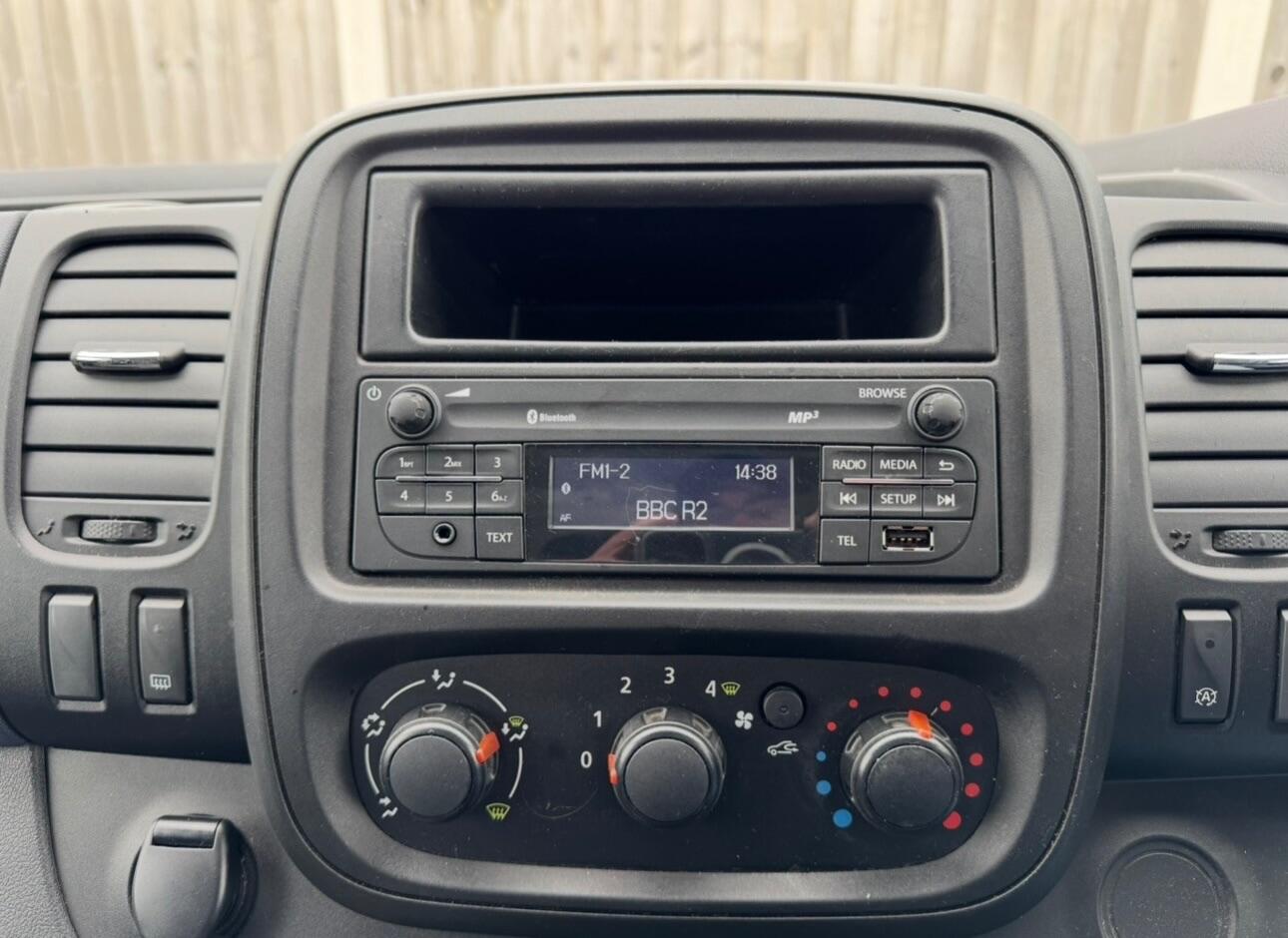 Used Vauxhall Vivaro 2016 for sale - 77457432: Photo 12