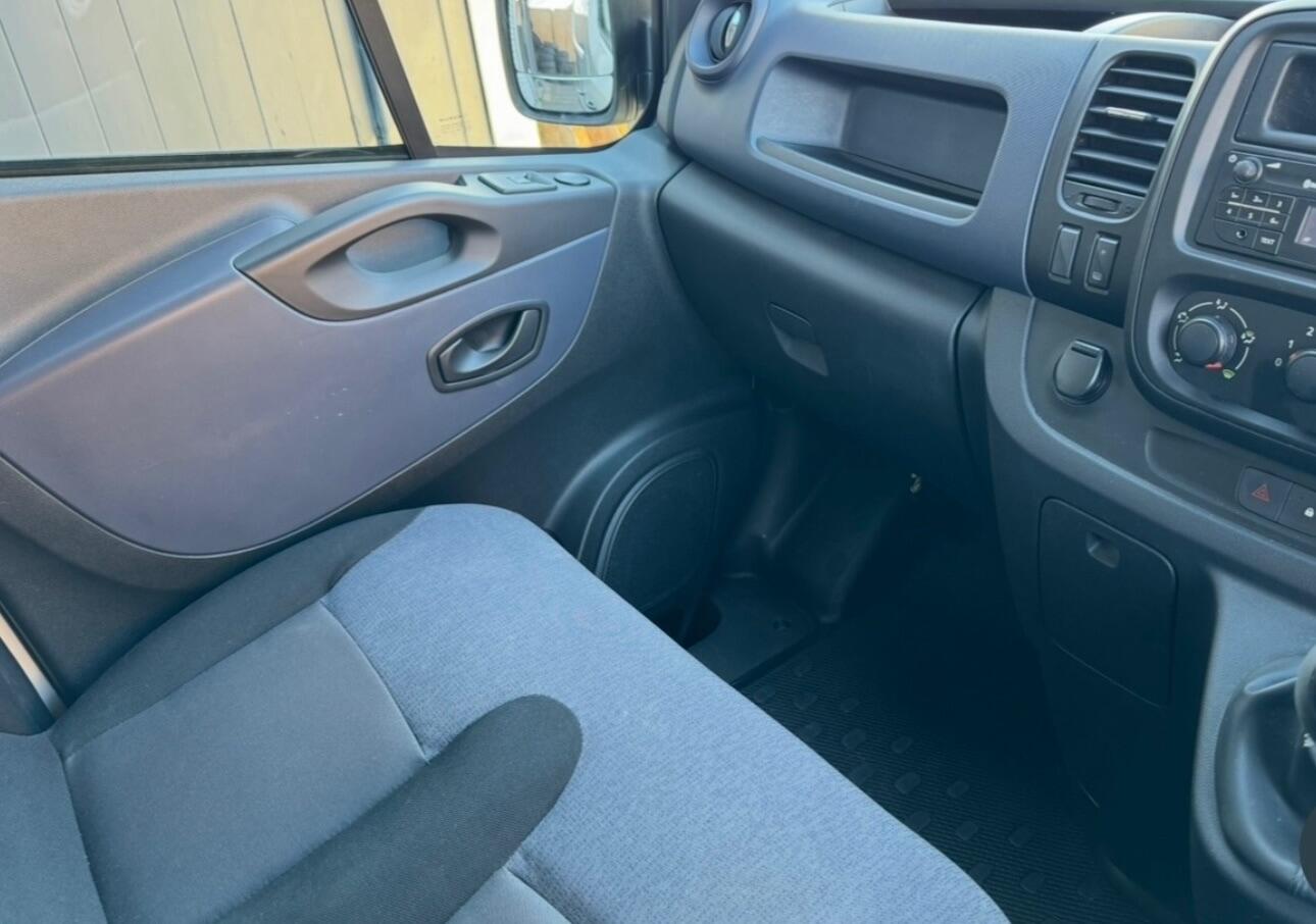 Used Vauxhall Vivaro 2016 for sale - 77457432: Photo 14