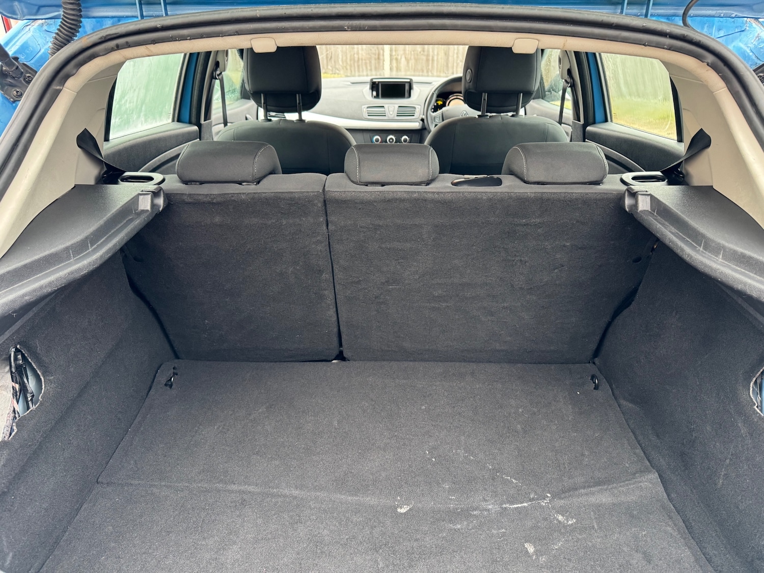 Used Renault Megane 2013 for sale - 77562621: Photo 6