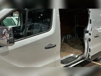 Used Vauxhall Vivaro 2014 for sale - 77620020: Photo