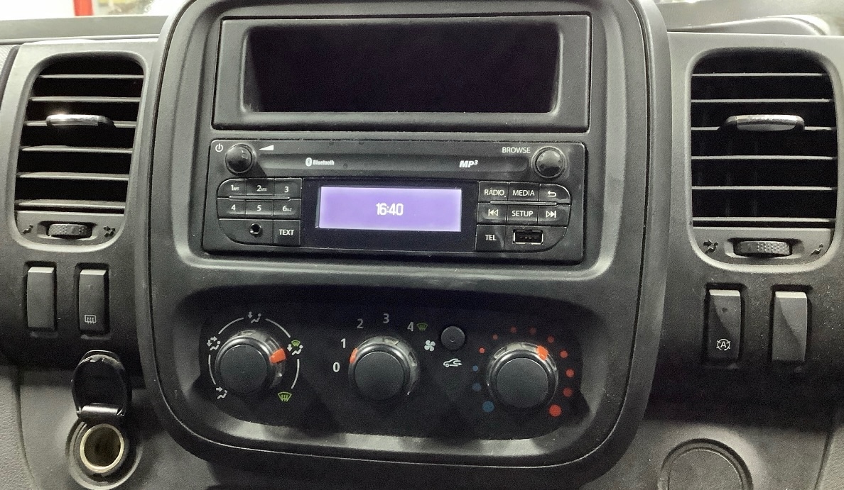 Used Vauxhall Vivaro 2016 for sale - 77460296: Photo 11