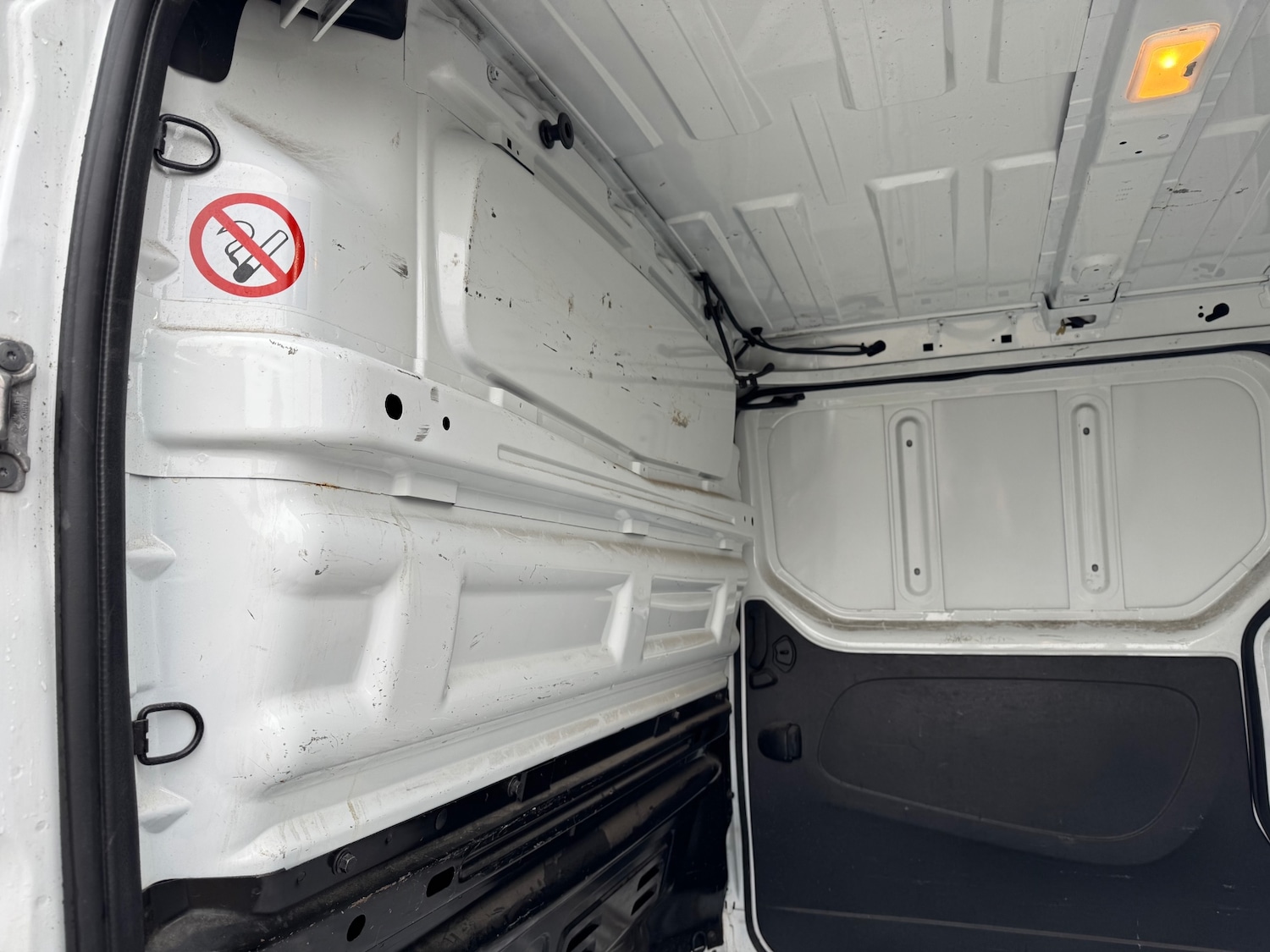 Used Vauxhall Vivaro 2016 for sale - 77614894: Photo 3