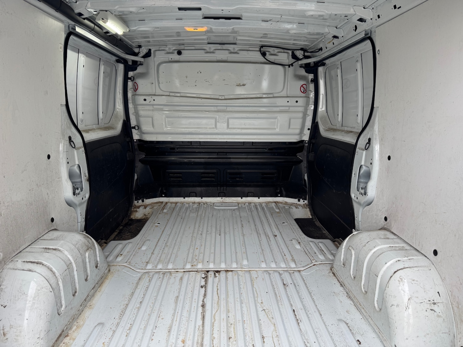 Used Vauxhall Vivaro 2016 for sale - 77614894: Photo 6