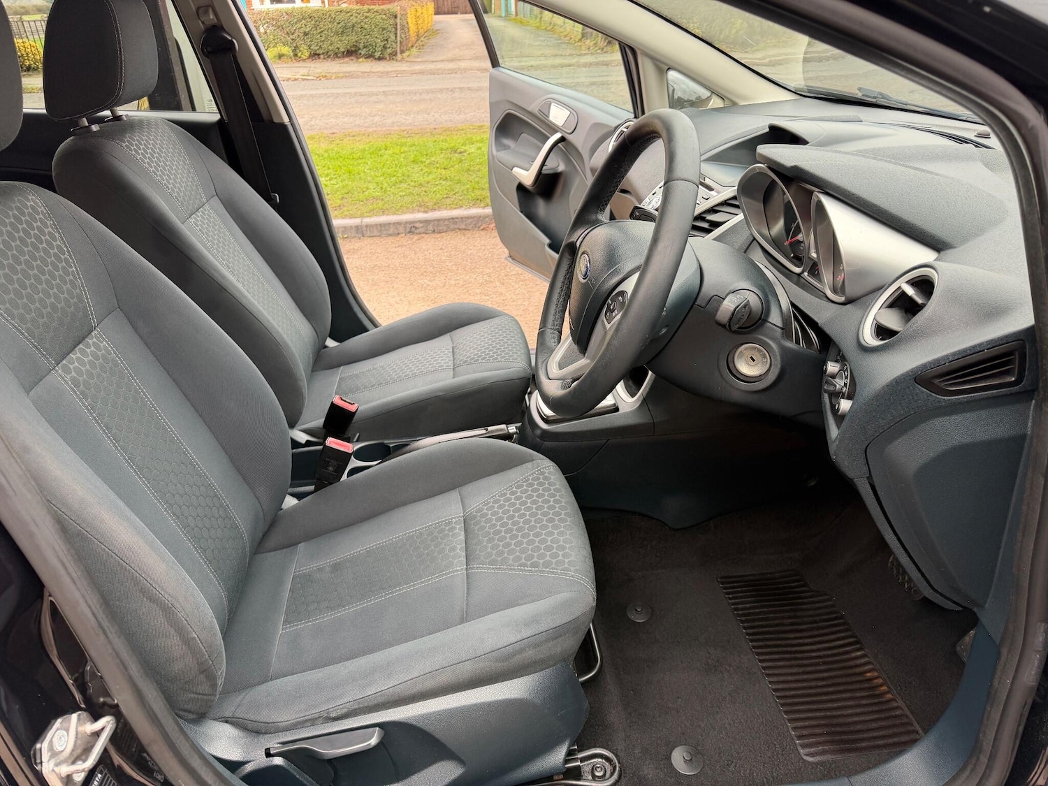 Used Ford Fiesta for sale - 77599108: Photo 2