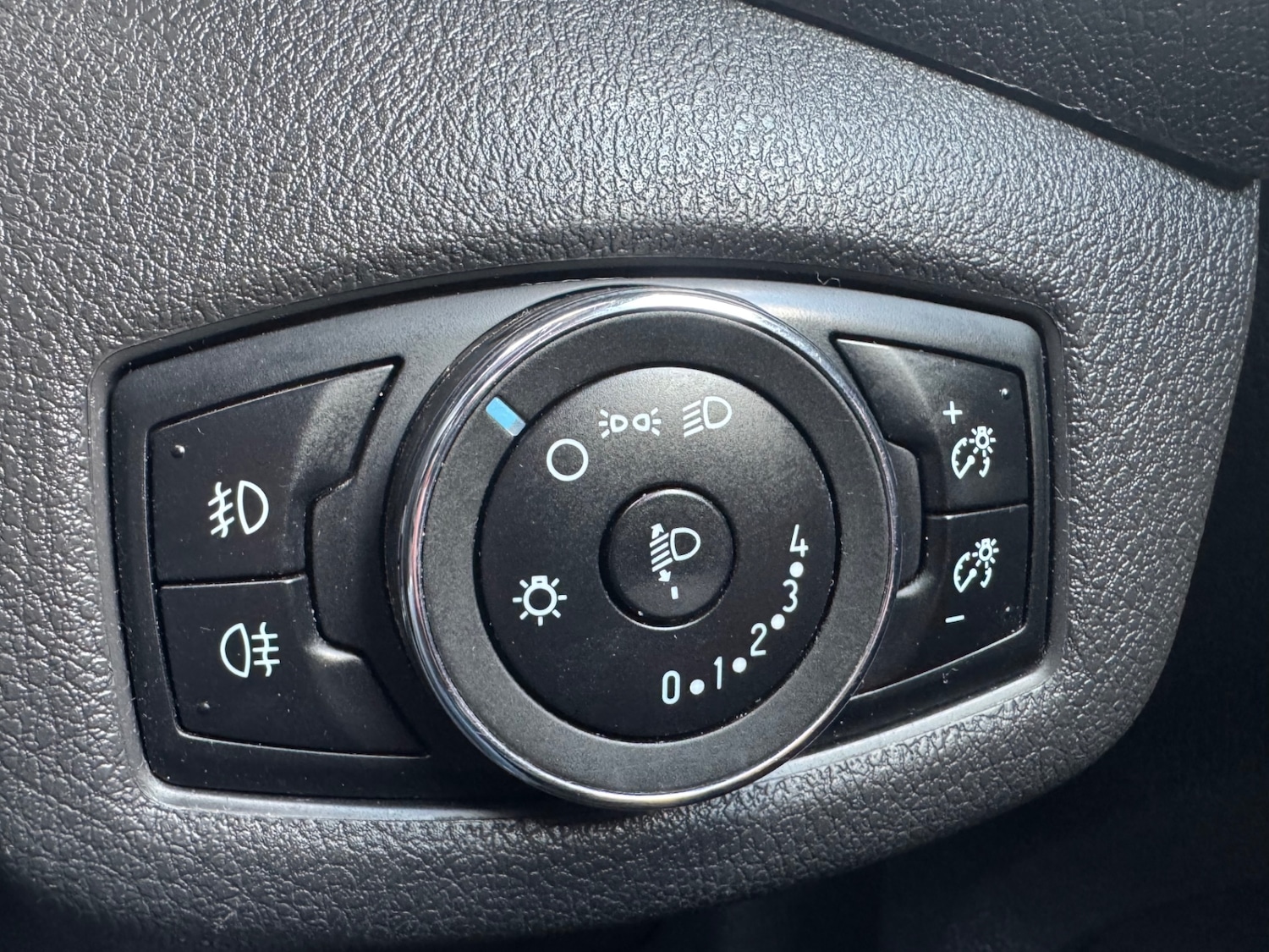 Used Ford Transit Connect 2017 for sale - 78098509: Photo 19