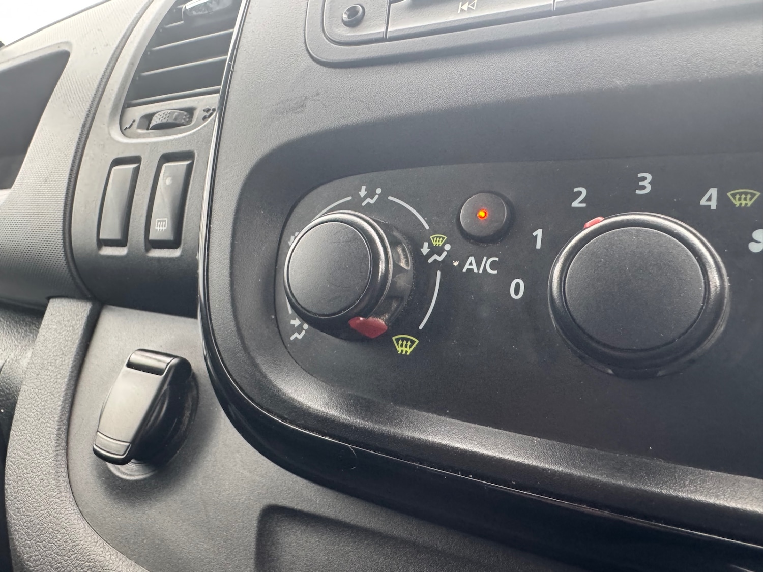 Used Vauxhall Vivaro 2018 for sale - 77492982: Photo 12